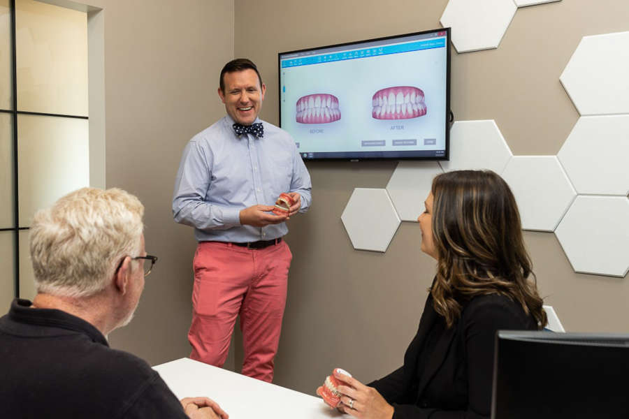 What&rsquo;s The Average Invisalign Cost Compared To Braces?